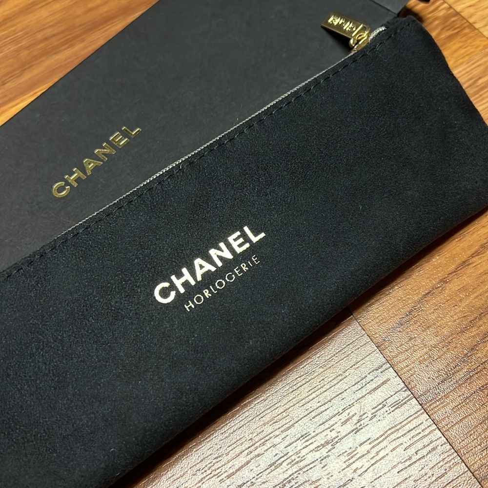 Chanel velvet pencil pouch - Picture 2 of 3